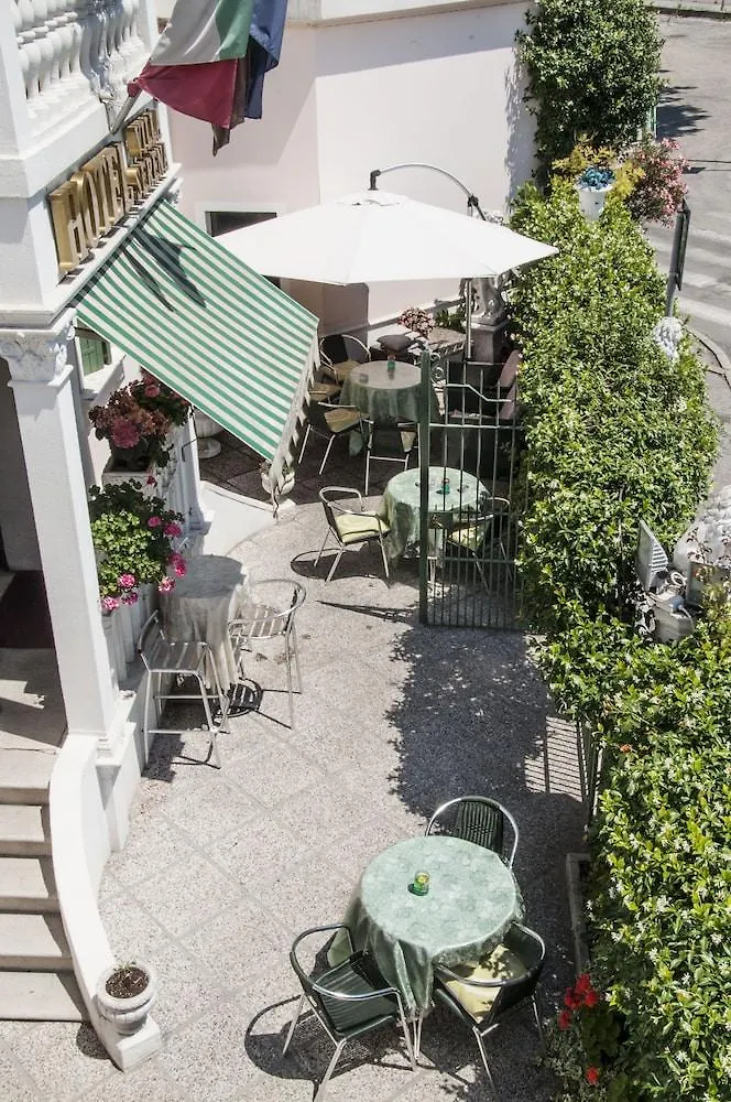 Hotel Villa Serena Маргера