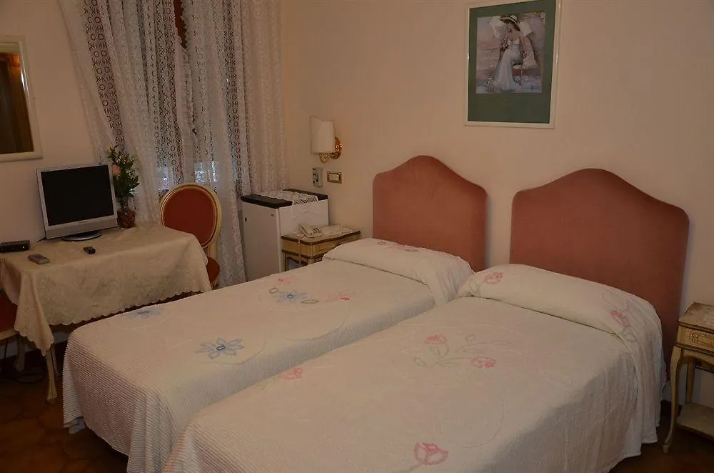 ***  Hotel Villa Serena Маргера Италия