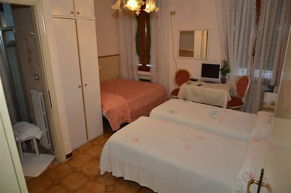 Hotel Villa Serena Маргера