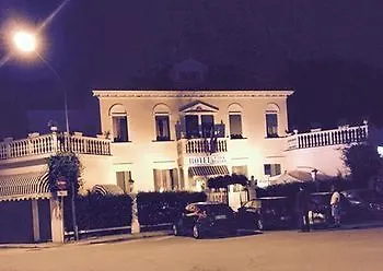 Hotel Villa Serena Маргера