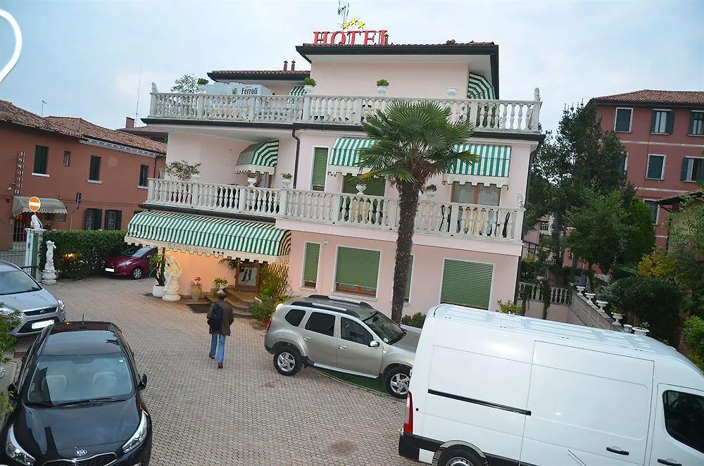 Hotel Villa Serena Маргера