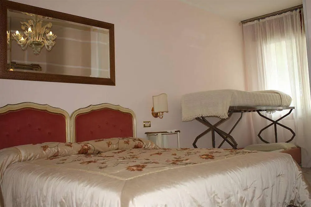 Hotel Villa Serena Маргера