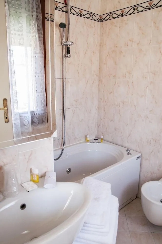 Hotel Villa Serena Маргера